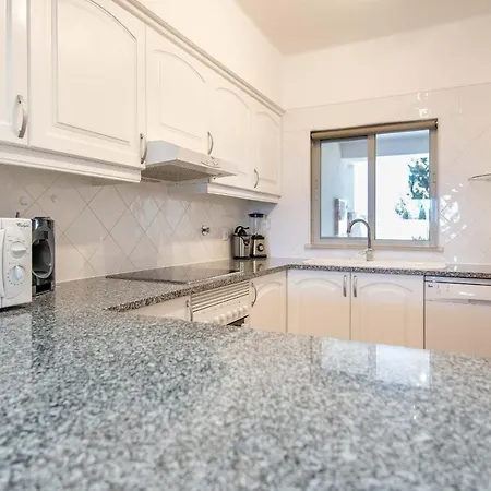 Apartamento #025 T3 Encantador Em By Holidays *