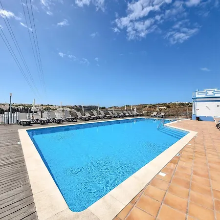 #025 Charming 3br Albufeira
