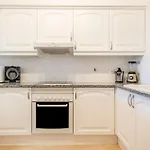 #025 Charming 3br Apartmán *